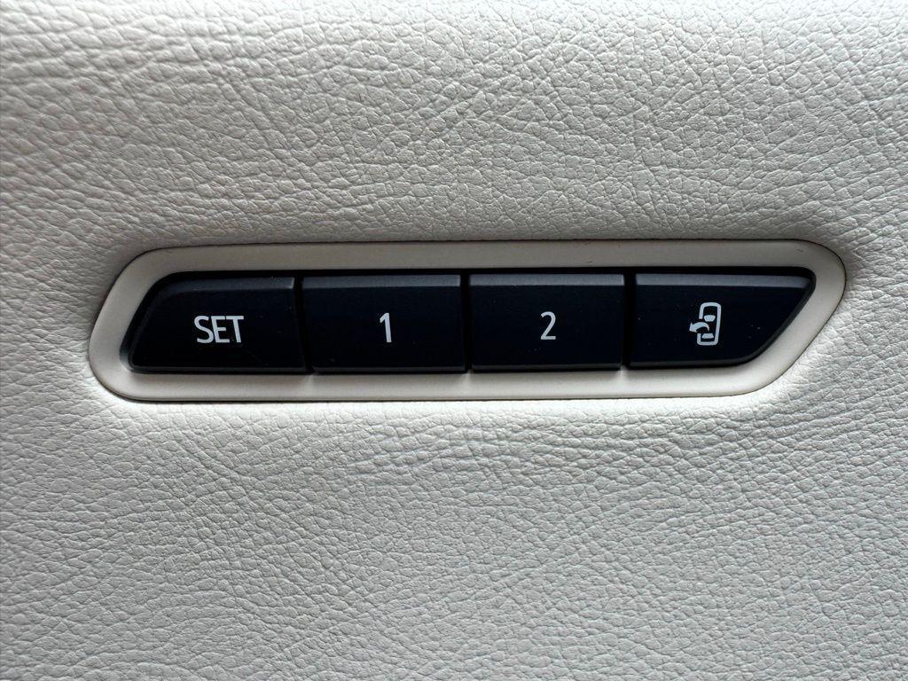 used 2024 Cadillac XT6 car, priced at $39,997