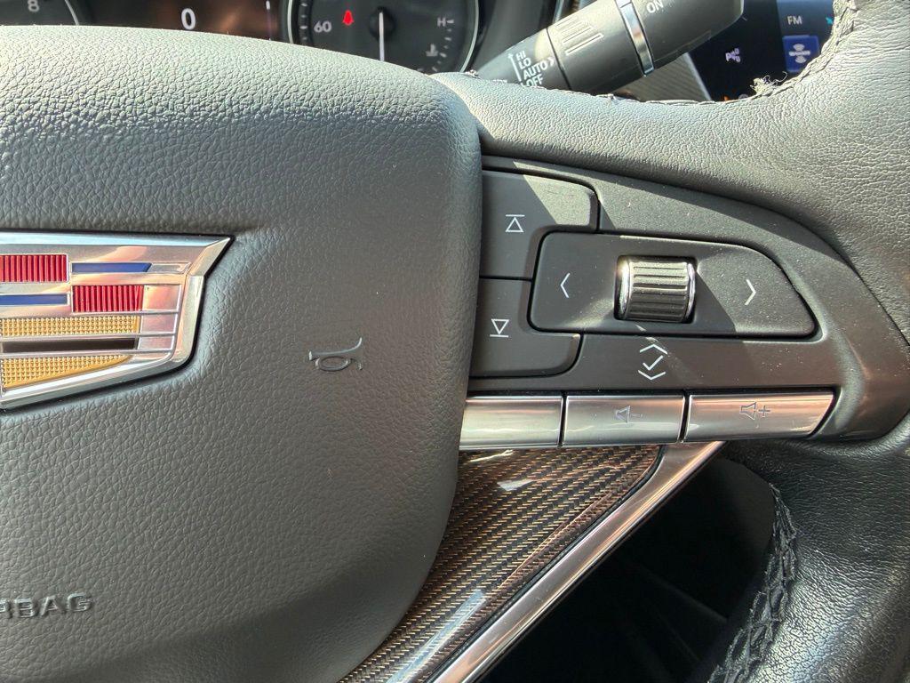 used 2020 Cadillac XT6 car, priced at $25,997