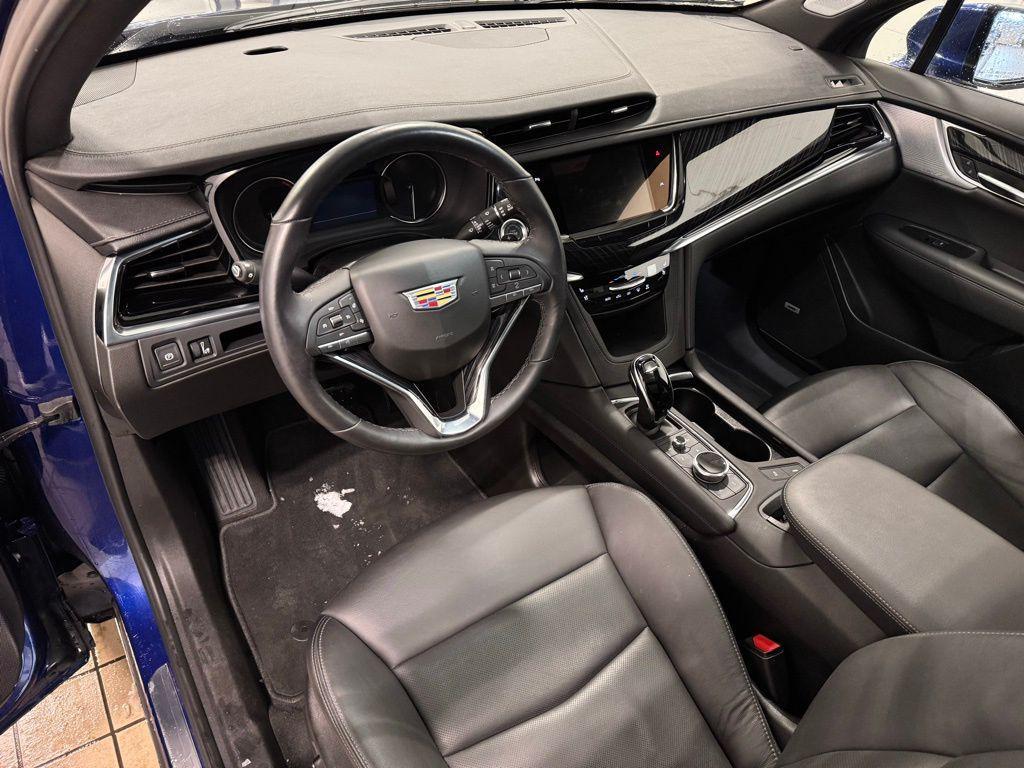 used 2025 Cadillac XT6 car, priced at $42,997