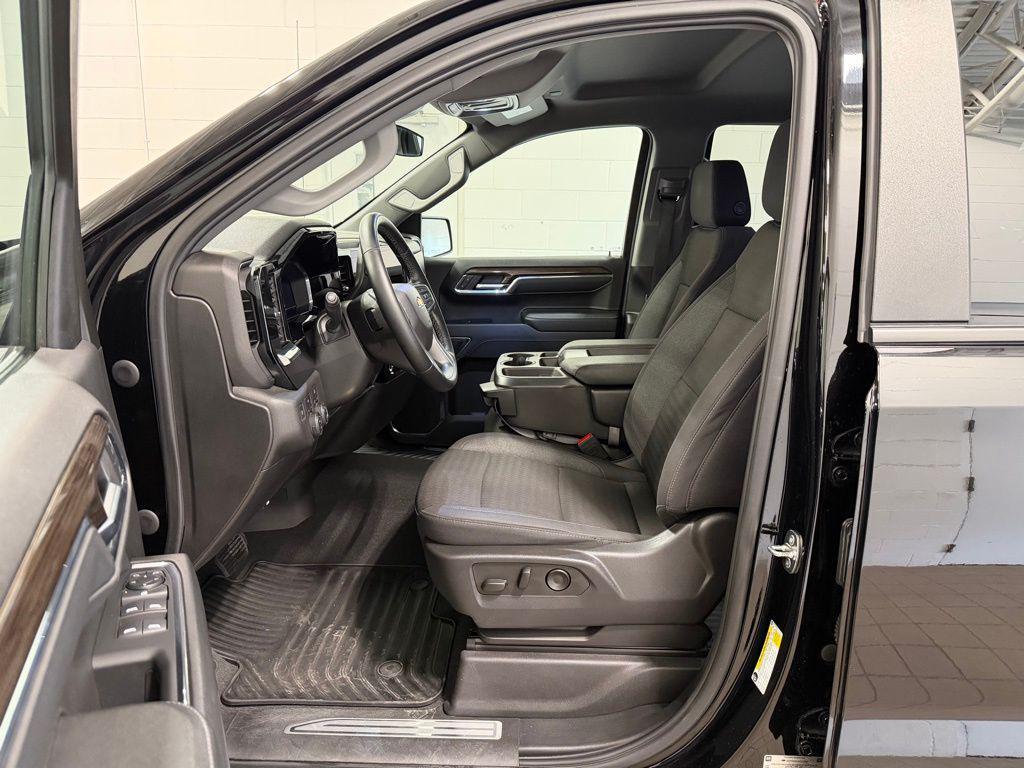 used 2024 Chevrolet Silverado 1500 car, priced at $37,699