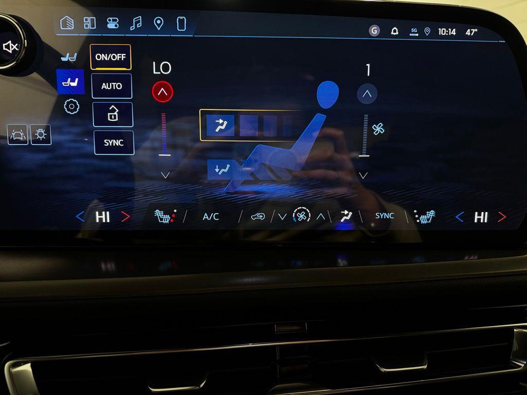 new 2026 Chevrolet Traverse car, priced at $39,995