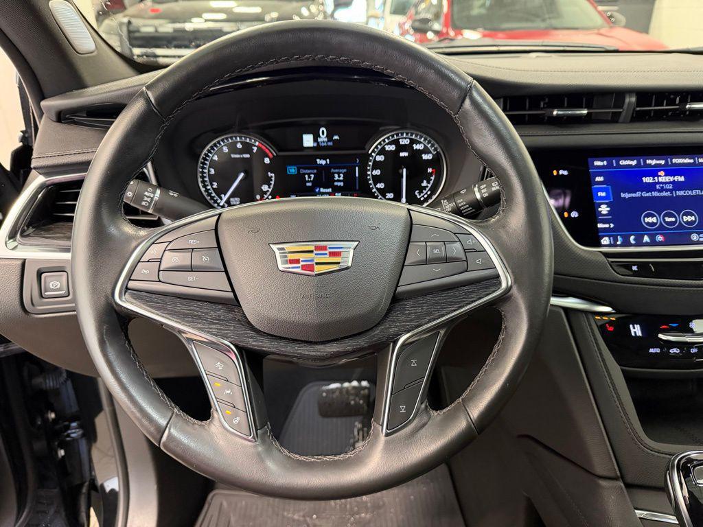 used 2023 Cadillac XT5 car, priced at $34,499