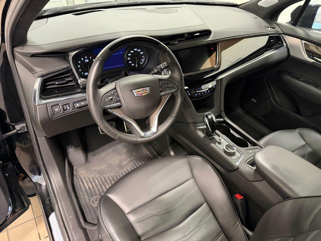 used 2025 Cadillac XT6 car, priced at $59,347