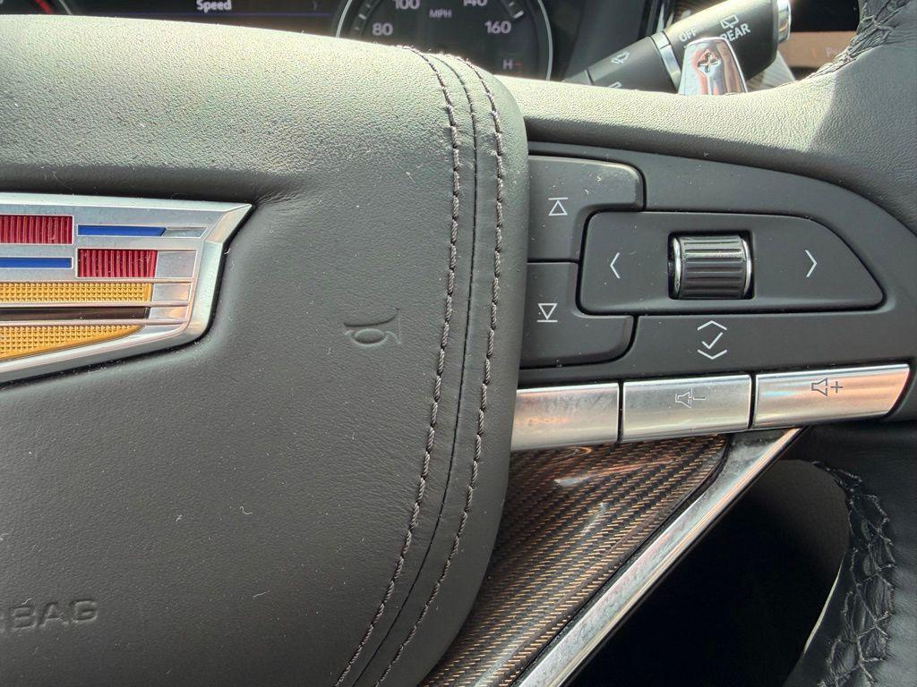 used 2025 Cadillac XT6 car, priced at $59,347