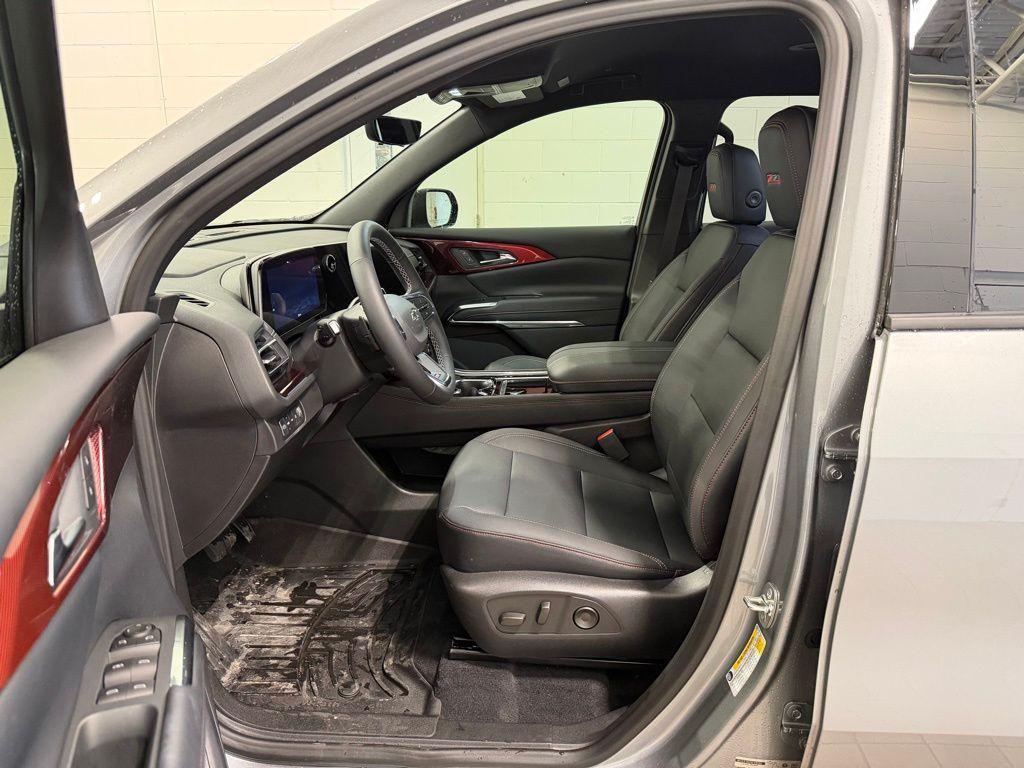 new 2026 Chevrolet Traverse car, priced at $51,120