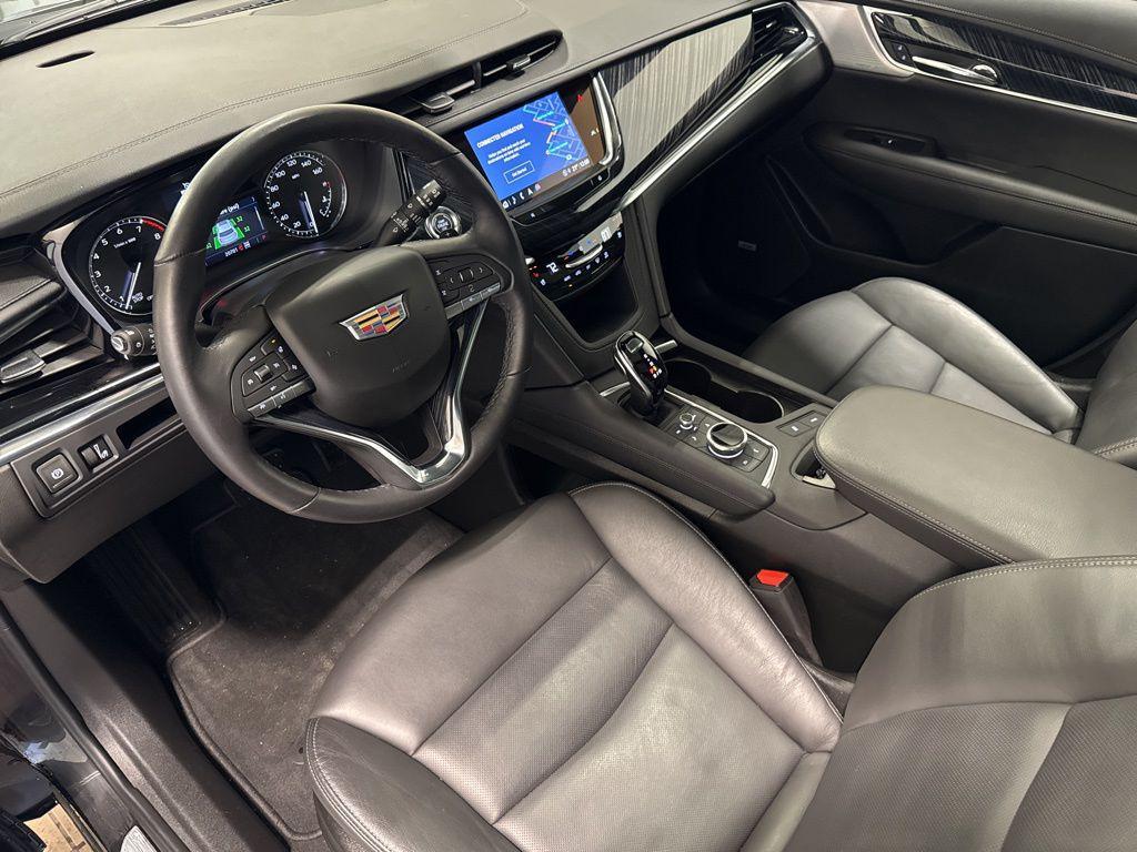 used 2025 Cadillac XT6 car, priced at $41,997