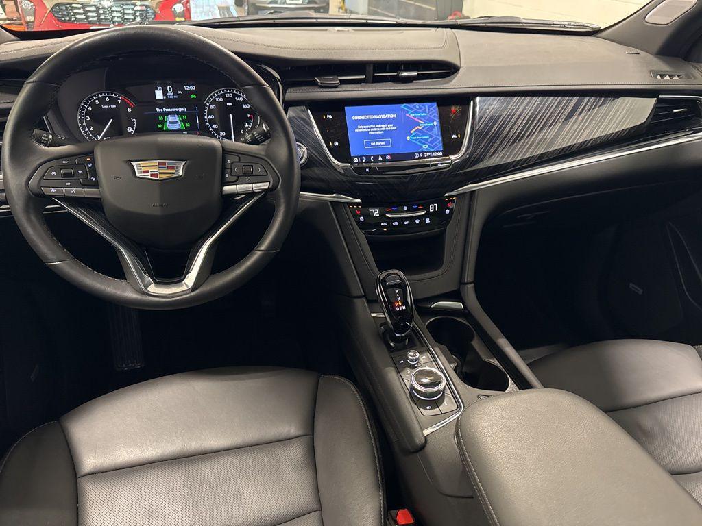 used 2025 Cadillac XT6 car, priced at $41,997
