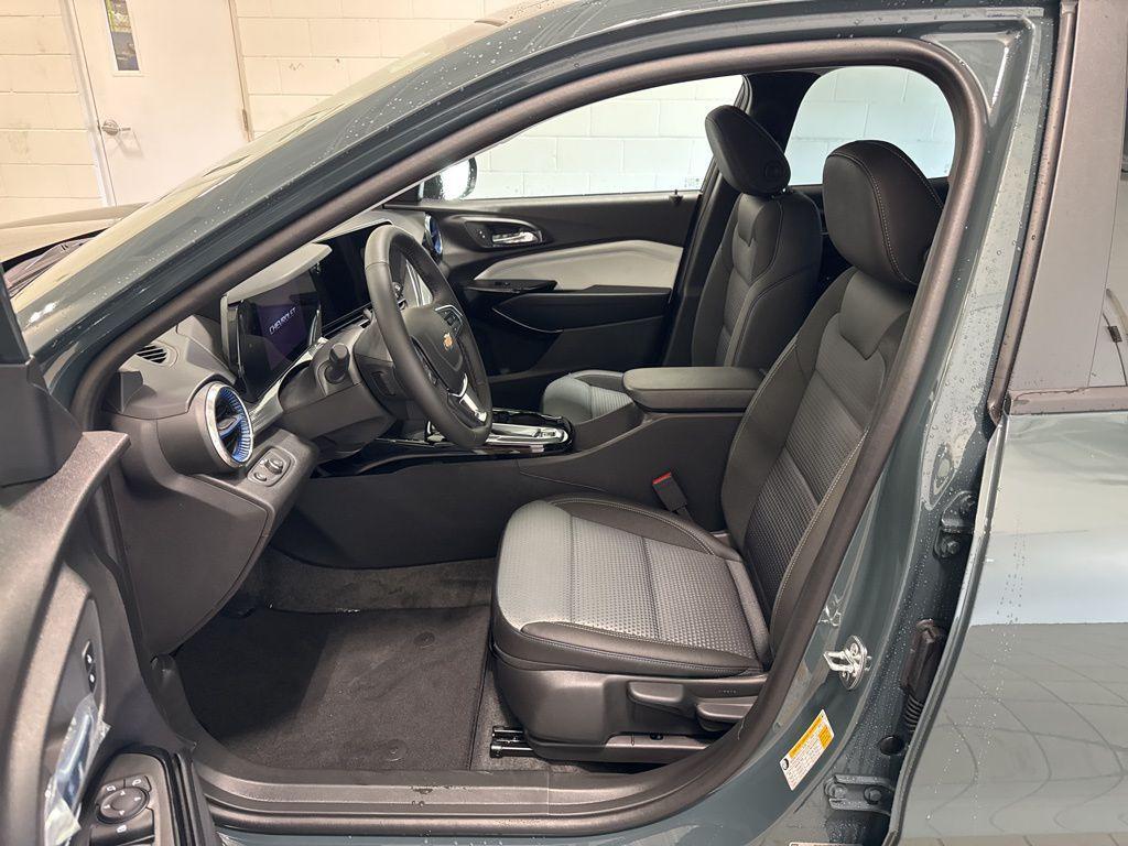 new 2026 Chevrolet Trax car, priced at $25,585