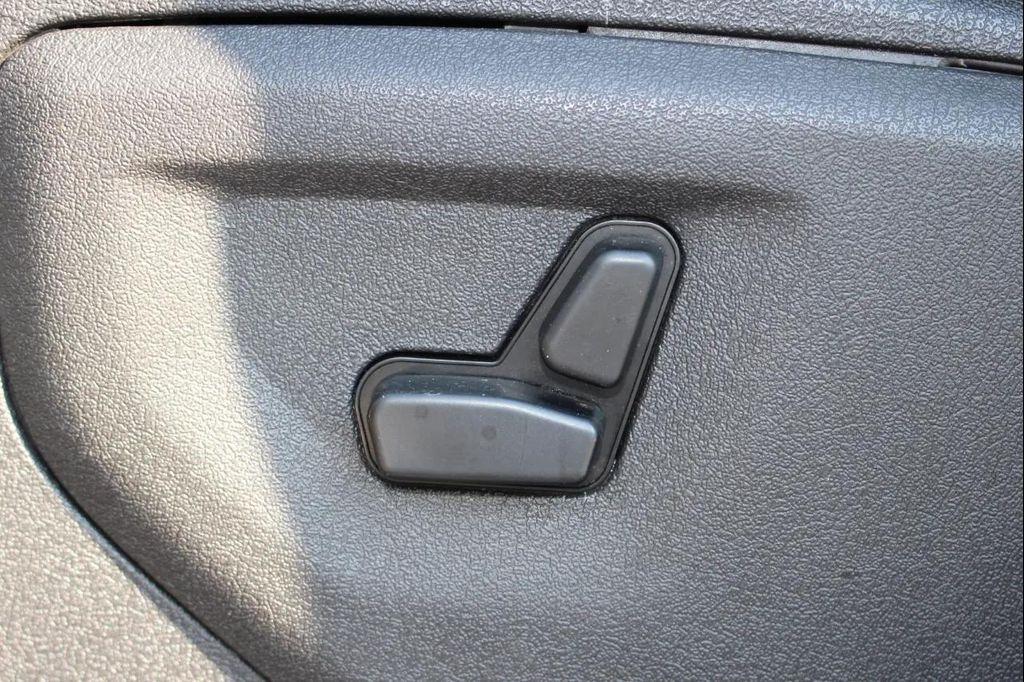 used 2009 Jeep Grand Cherokee car, priced at $6,995