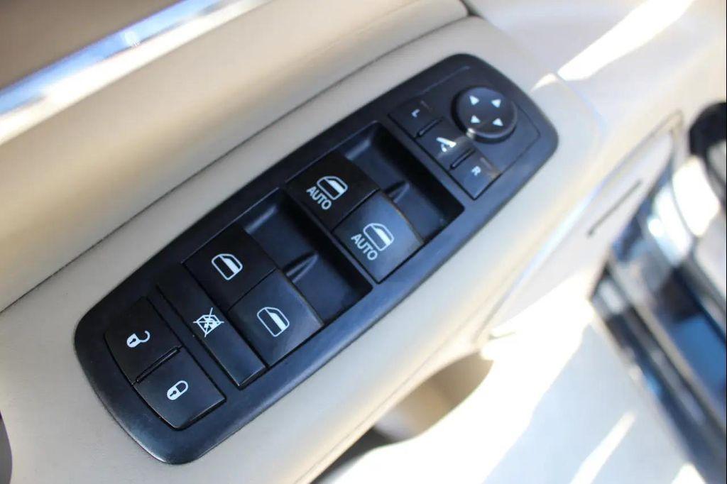 used 2017 Jeep Grand Cherokee car, priced at $15,495
