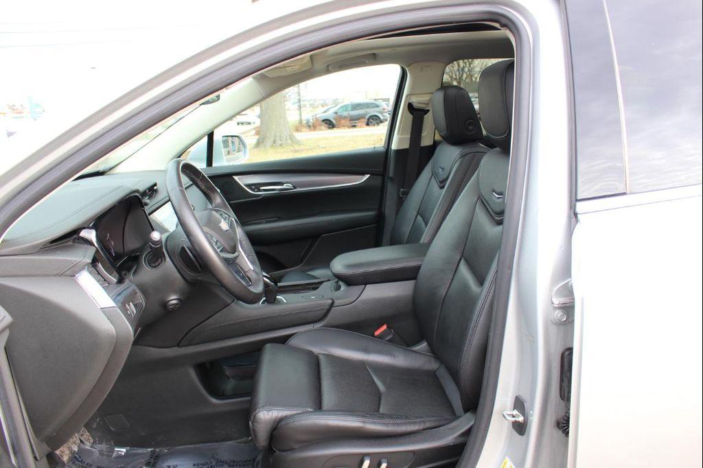 used 2017 Cadillac XT5 car, priced at $12,995