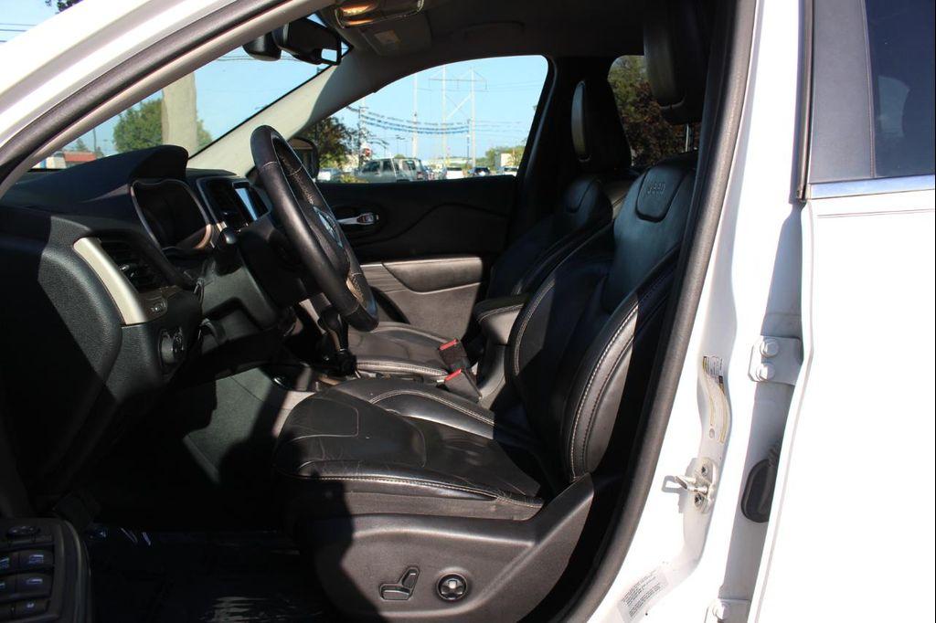 used 2016 Jeep Cherokee car, priced at $10,495