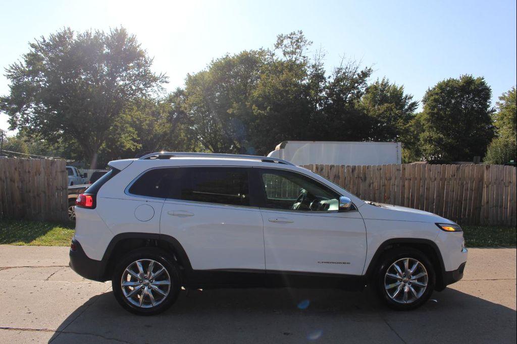 used 2016 Jeep Cherokee car, priced at $10,495