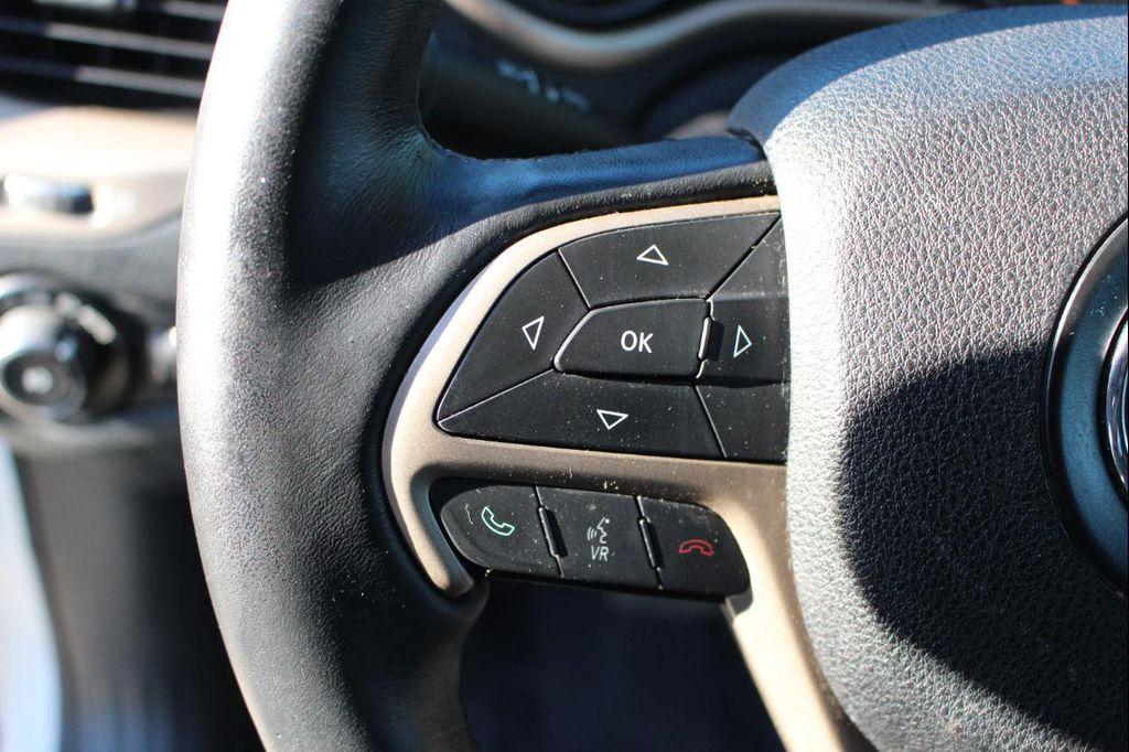 used 2016 Jeep Cherokee car, priced at $10,495