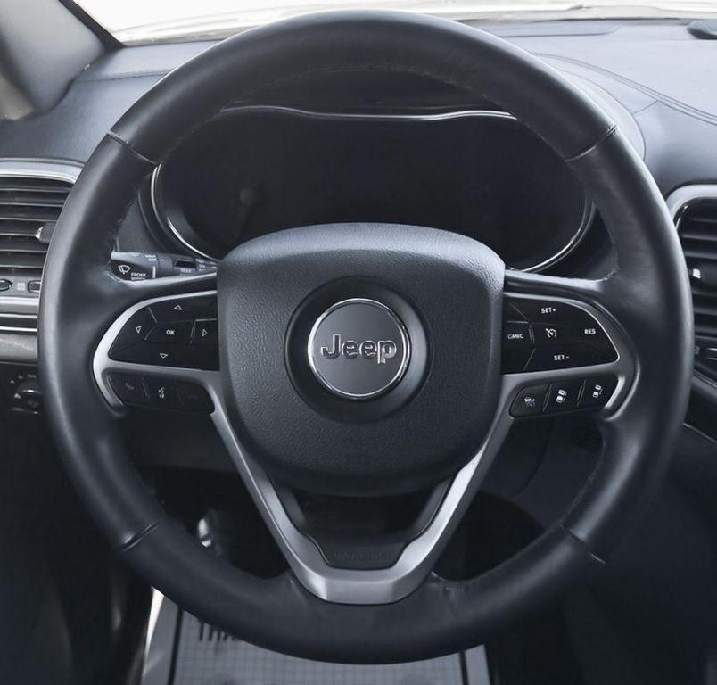 used 2018 Jeep Grand Cherokee car, priced at $19,500
