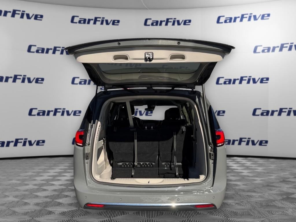 used 2023 Chrysler Pacifica car, priced at $21,500