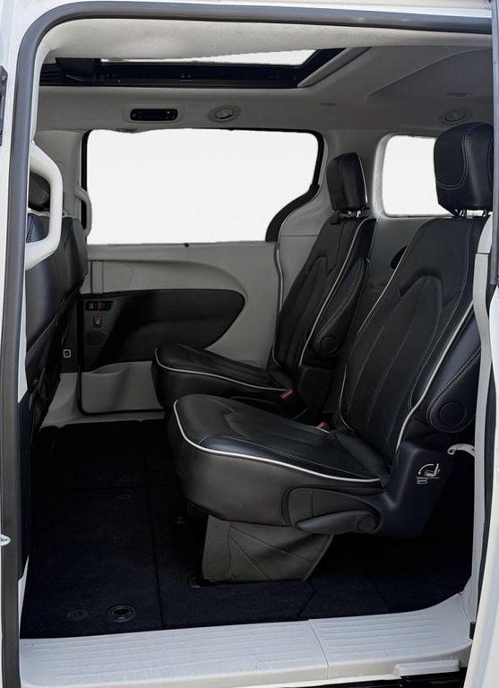 used 2024 Chrysler Pacifica car, priced at $32,900