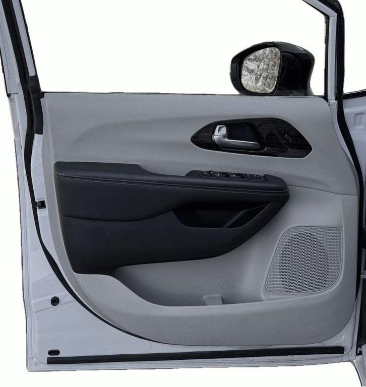 used 2024 Chrysler Pacifica car, priced at $32,900