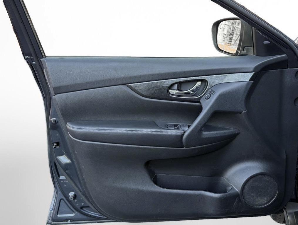 used 2014 Nissan Rogue car, priced at $6,400