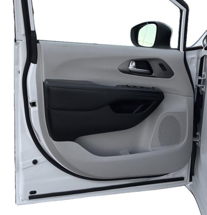 used 2023 Chrysler Pacifica car, priced at $21,800