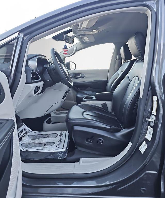 used 2023 Chrysler Pacifica car, priced at $21,800