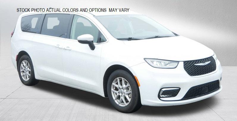 used 2023 Chrysler Pacifica car, priced at $25,995