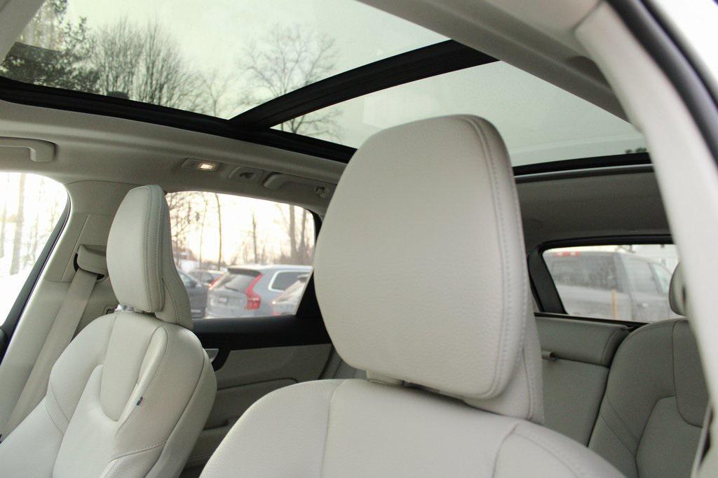 used 2023 Volvo XC60 car, priced at $36,222