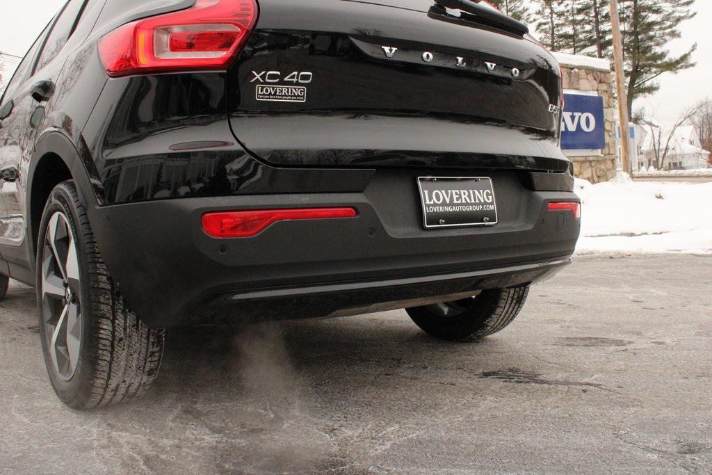used 2025 Volvo XC40 car, priced at $33,186