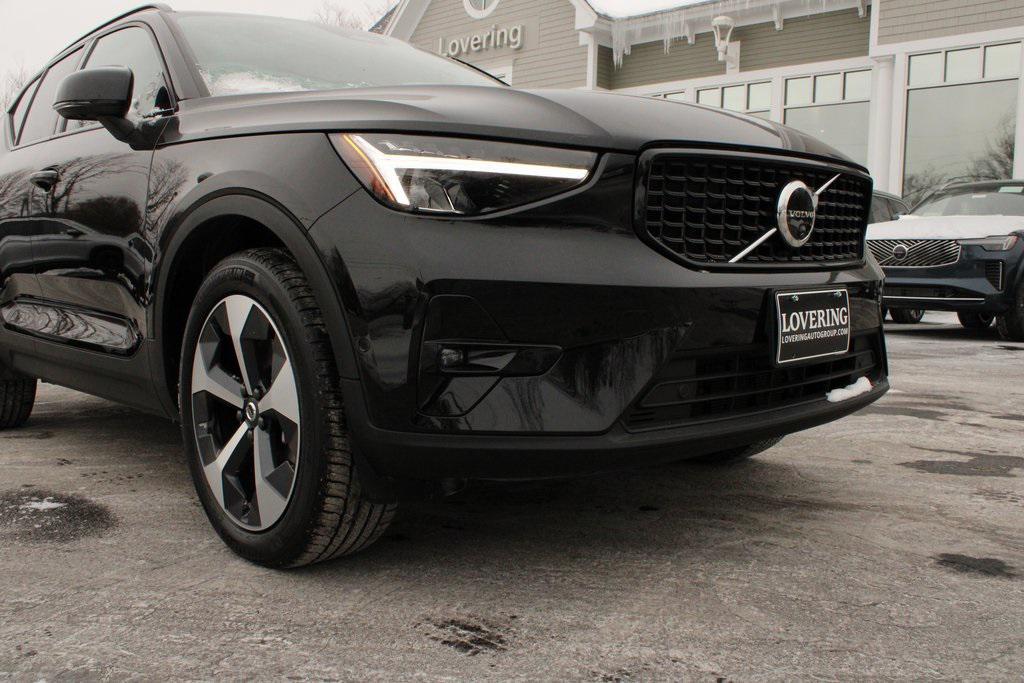 used 2025 Volvo XC40 car, priced at $33,186