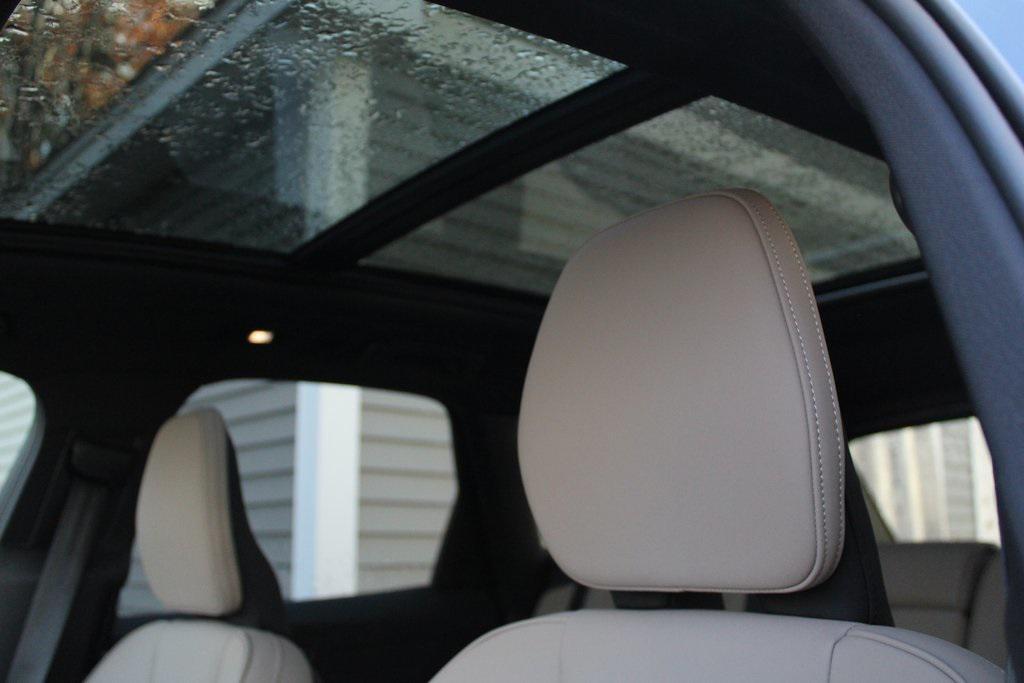 new 2026 Volvo XC60 car, priced at $57,985