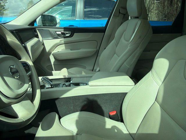 used 2022 Volvo XC60 car, priced at $26,364