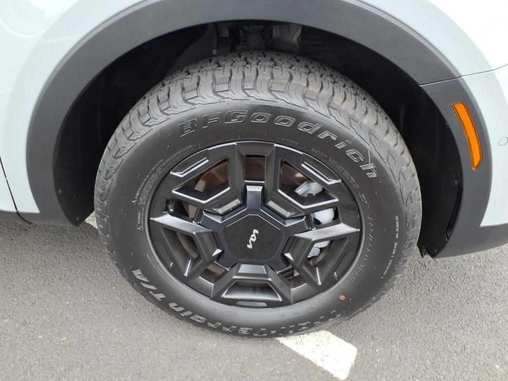 used 2024 Kia Sorento car, priced at $38,982