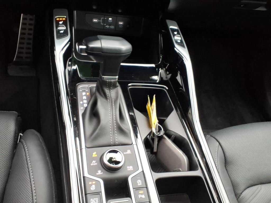 used 2024 Kia Sorento car, priced at $38,982