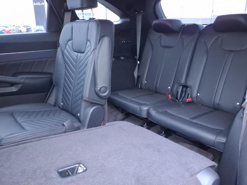 used 2024 Kia Sorento car, priced at $38,982