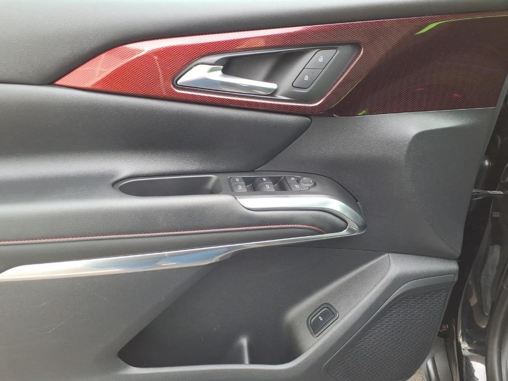 used 2024 Chevrolet Traverse car, priced at $37,628