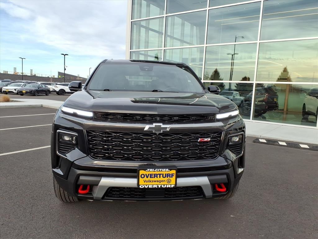 used 2024 Chevrolet Traverse car, priced at $39,688