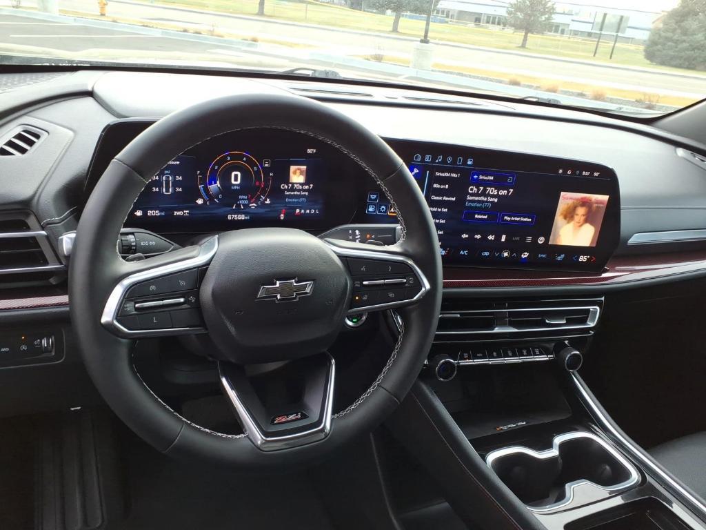 used 2024 Chevrolet Traverse car, priced at $37,628