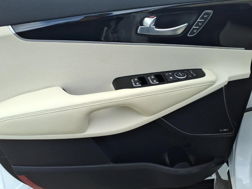 used 2018 Kia Sorento car, priced at $19,628