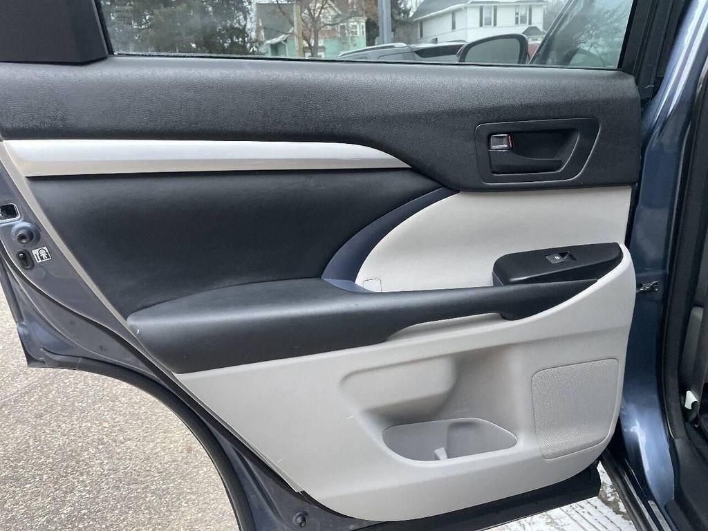 used 2014 Toyota Highlander car, priced at $17,200