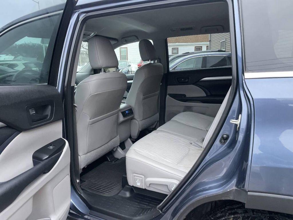 used 2014 Toyota Highlander car, priced at $17,200