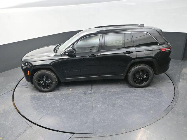 new 2026 Jeep Grand Cherokee car, priced at $44,770