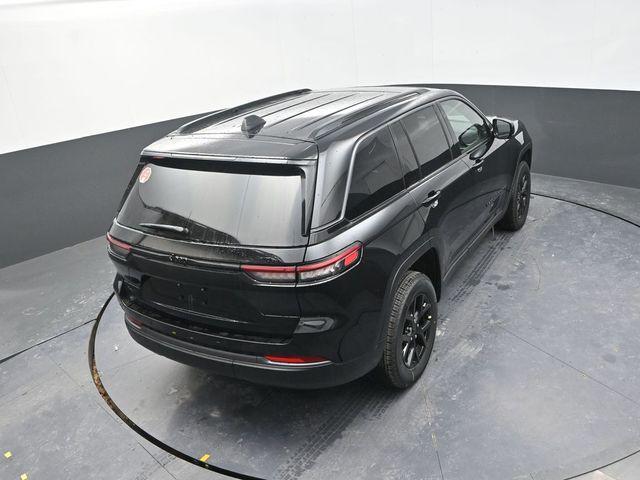 new 2026 Jeep Grand Cherokee car, priced at $44,770