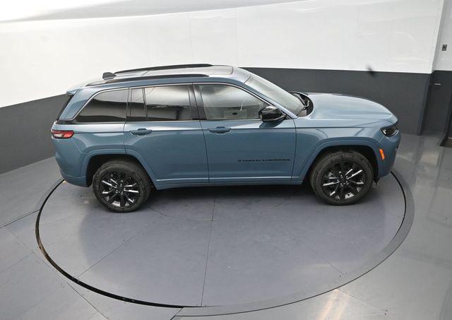 new 2026 Jeep Grand Cherokee car, priced at $45,711