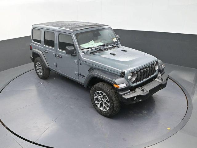 new 2026 Jeep Wrangler car, priced at $45,423