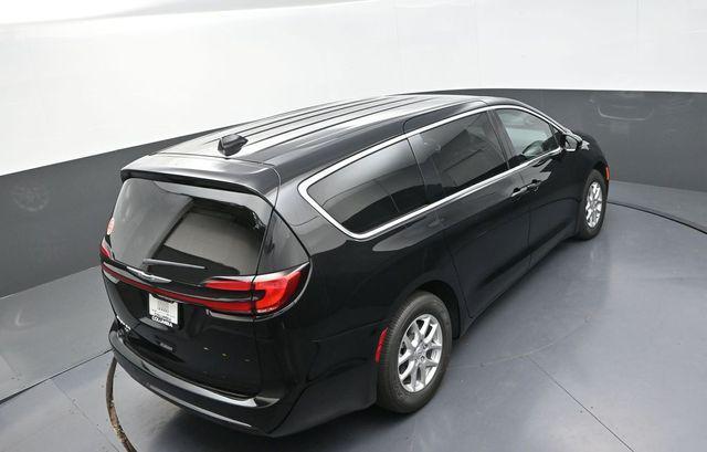 new 2026 Chrysler Pacifica car, priced at $36,089