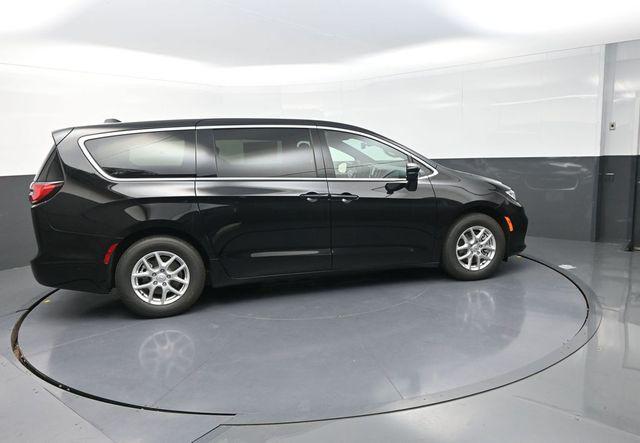 new 2026 Chrysler Pacifica car, priced at $36,089