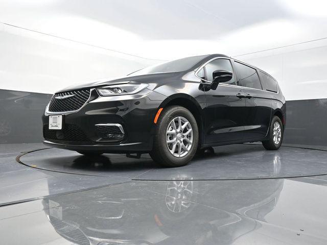 new 2026 Chrysler Pacifica car, priced at $36,089