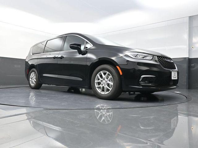 new 2026 Chrysler Pacifica car, priced at $36,089