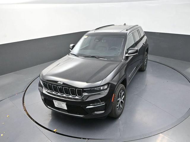 new 2025 Jeep Grand Cherokee car, priced at $40,945