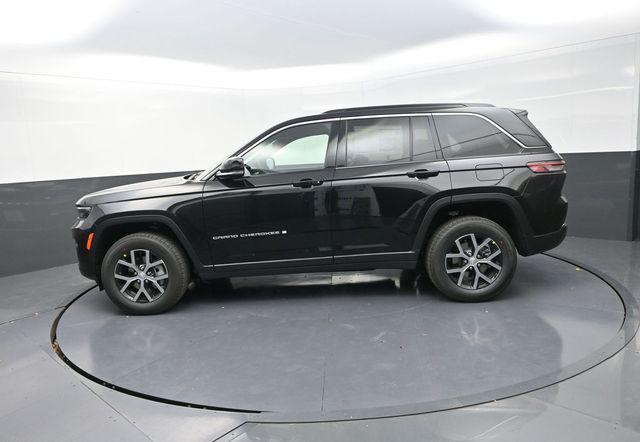 new 2025 Jeep Grand Cherokee car, priced at $40,945